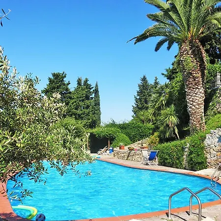 Borgo Degli Aranci Aparthotel