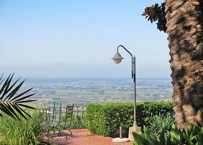 Borgo Degli Aranci * サン・ジュリアーノ・テルメ