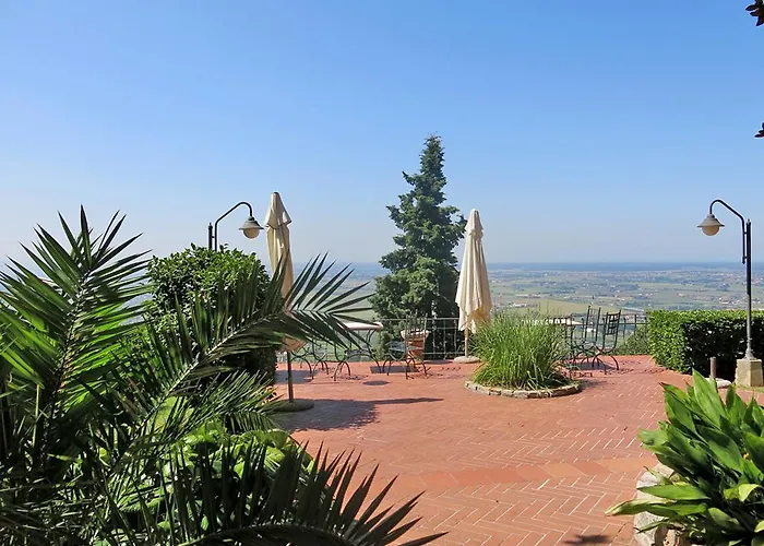 Borgo Degli Aranci *