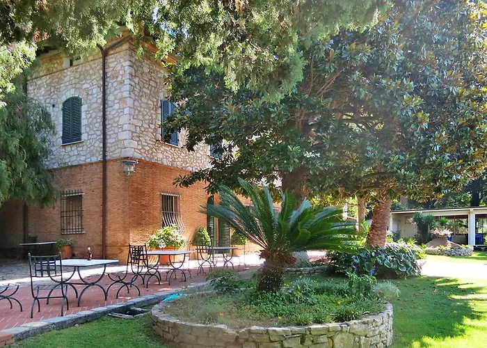 Borgo Degli Aranci * サン・ジュリアーノ・テルメ